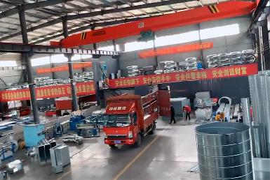 風(fēng)管生產(chǎn)加工車(chē)間